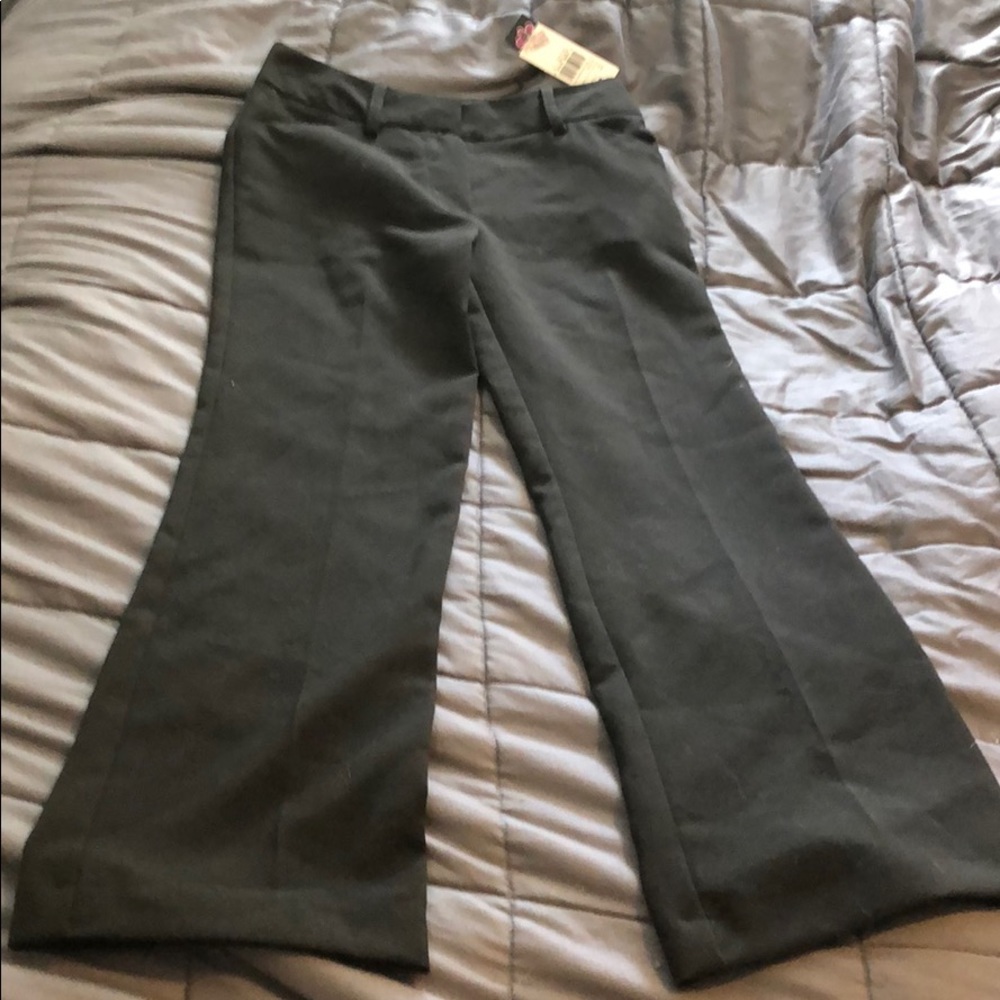 Black trousers with working pockets! NWT, size 7